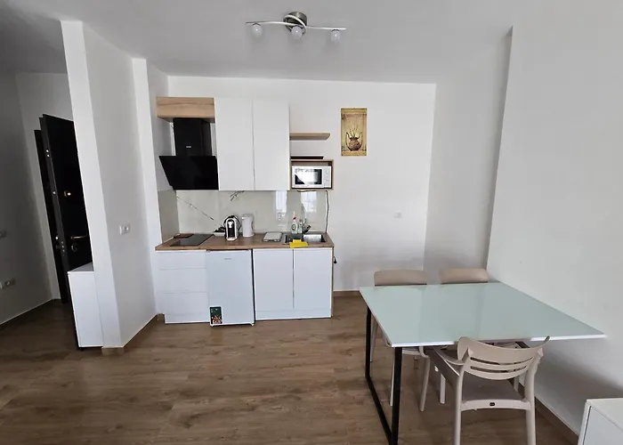 Newborn Lungomare Apartment *