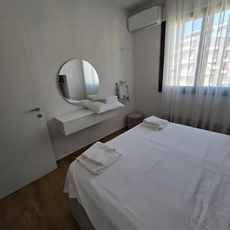 Newborn Lungomare Apartment *