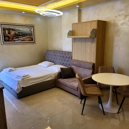 Newborn Lungomare Apartamento *