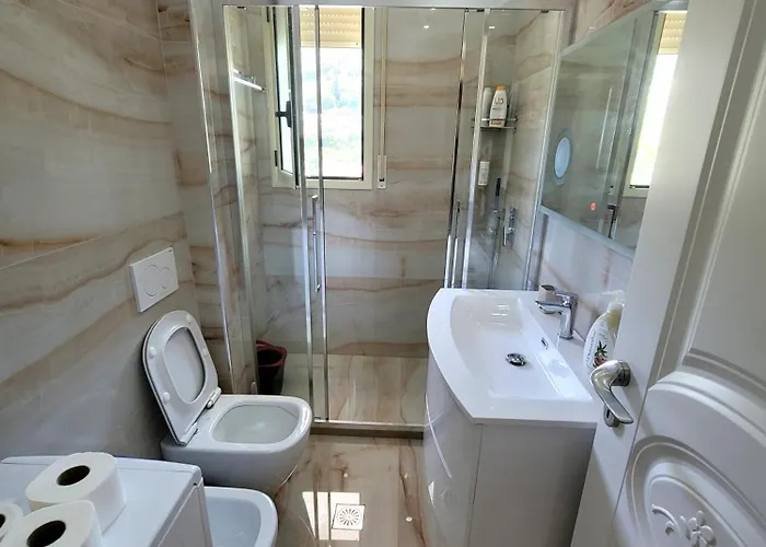 Newborn Lungomare Appartement Vlorë
